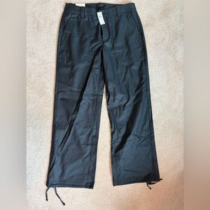 NWT Banana Republic Factory straight leg mid rise utility pants in black, size 6